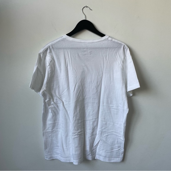 Uniqlo Short Sleeve V-Neck Tee - Picture 3 of 4